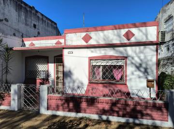 Casa · 150m² · 4 Ambientes · 1 Cochera · Casa en Venta
