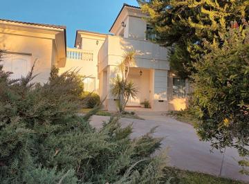 Frente · Casa en Exclusivo Barrio La Vacherie Country Golf