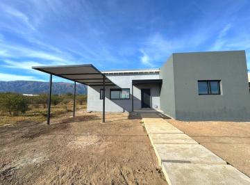 Casa · 71m² · 3 Ambientes · 1 Cochera · Casa en Merlo, Barrio Pedro Melo