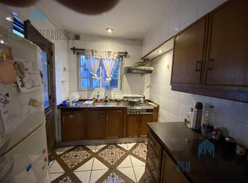 Casa · 73m² · 3 Ambientes · 1 Cochera · Casa en Lomas de Zamora