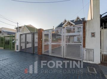 Casa · 101m² · 5 Ambientes · 2 Cocheras · Venta Dúplex Villa Ballester