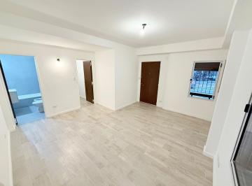 Oficina comercial · 30m² · 1 Ambiente · Alquiler Oficina en Pb con Ventana a La Calle