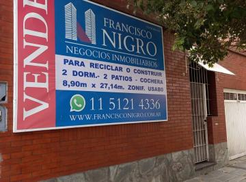 Casa · 113m² · 4 Ambientes · 1 Cochera · Venta Casa Para Reciclar o Nuevo Desarrrollo en Monte Castro