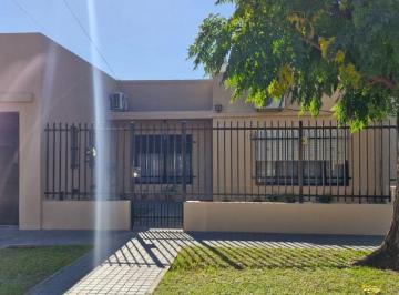OMP-OMP-4642_2 · Venta de Casa 3 Amb con Garage 2 Autos en El Palomar
