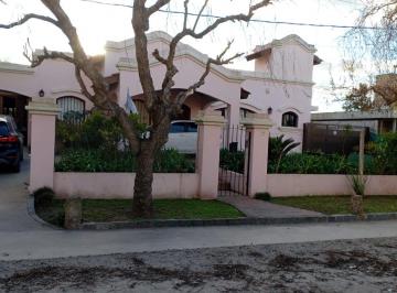 Casa de 8 ambientes, La Plata · ¡Imperdible 2 Casas en Venta en El Mismo Terreno! Lee Mas en Descripción