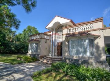 Casa · 285m² · 8 Ambientes · 3 Cocheras · Venta Casa Club de Campo El Paso