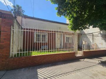 Casa · 87m² · 4 Ambientes · Venta Casa Floresta a Refaccionar