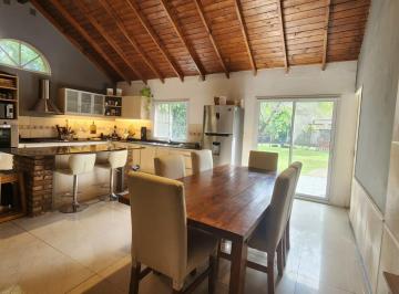 Casa · 200m² · 5 Ambientes · 3 Cocheras · Casa 5 Ambientes - Venta. Tortuguitas. Jardín. Apto Crédito. Permuta.