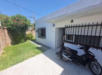 Casa · 166m² · 2 Ambientes · 1 Cochera · Casa de Dos Dorm. en Venta Barrio San Martin
