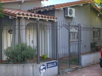 Casa · 60m² · 3 Ambientes · 1 Cochera · Casa en Venta Temperley Apta Credito