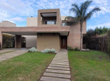 Casa de 3 ambientes, Funes · Alquiler Casa