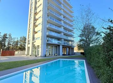 Departamento · 174m² · 4 Ambientes · 2 Cocheras · Departamento de 3 Dorm. en Aldea con Vista Panoramica Al Lago