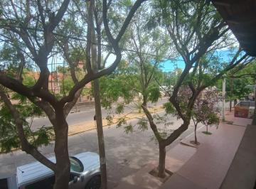 Casa de 8 ambientes, San Martín · Oportunidad de Venta o Alquiler!