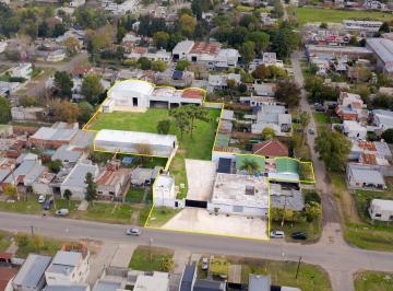 Terreno · 1438m² · 14 Ambientes · 4 Cocheras · Lote con Galpones y Oficinas en 149 E/ 46 y 47
