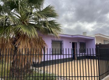 Casa · 85m² · 3 Ambientes · Casa en Alquiler. Russell. Maipu.
