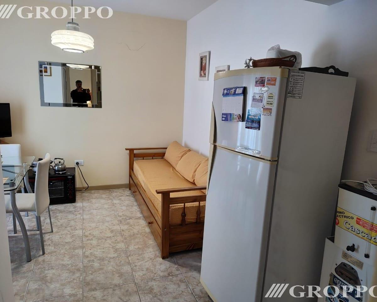 Departamento de 2 ambientes, con balcón francés
