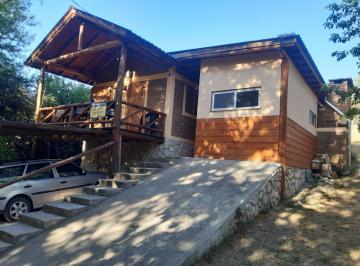 Casa · 140m² · 6 Ambientes · 1 Cochera · Se Vende Cabaña y Espacio Comercial en Los Hornillos. Trasla