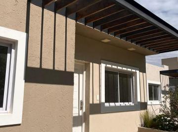 Casa · 120m² · 5 Ambientes · 1 Cochera · Venta Casa - Country La Cuesta - 3 Dorm. - Pileta