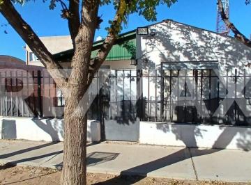 Casa · 177m² · 10 Ambientes · 1 Cochera · Venta 2 Casas Mas 2 Departamentos Cutral Co