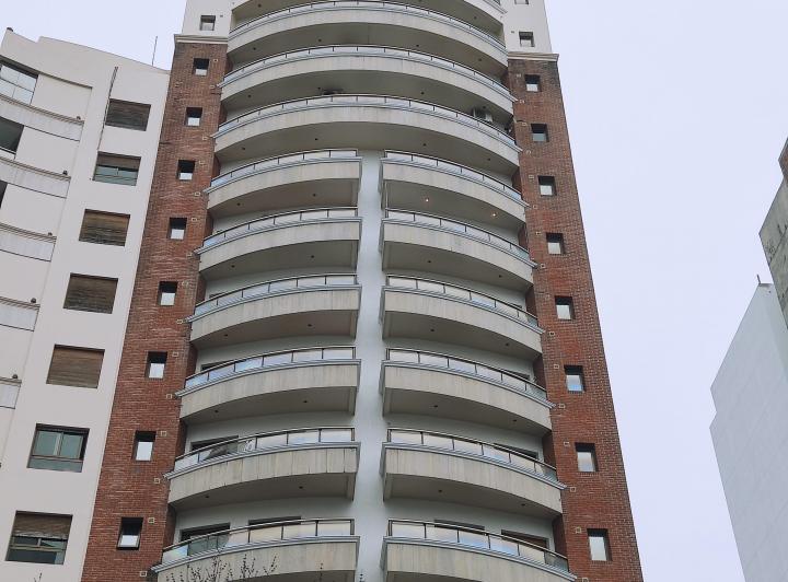 Departamento · 145m² · 5 Ambientes · 1 Cochera