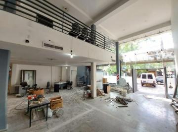 Local comercial , Godoy Cruz · Local de Tres Plantas en Godoy Cruz. 494 m²