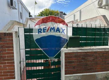 Casa · 153m² · 3 Ambientes · Venta 2 Casas Familiares en Calle Soriano, Colonia