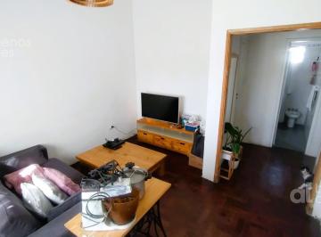 Casa · 80m² · 4 Ambientes · 2 Cocheras · Venta de Casa con Cochera y Parque en Quilmes Oeste.