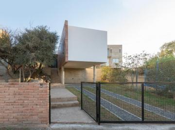 Casa · 100m² · 2 Dormitorios · 1 Cochera · Venta Casa 2 Dorm. en San Nicolas 2° Seccion Carlos Paz