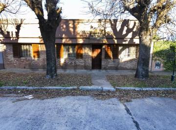 Casa · 110m² · 4 Ambientes · 1 Cochera · ¡Oportunidad! Venta de Casa en Ezpeleta Oeste