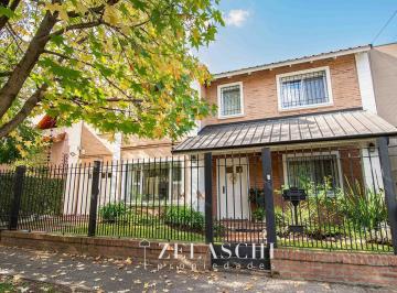 Casa · 140m² · 5 Ambientes · 2 Cocheras · Casa en Venta: Calle Piccione, Ciudad Jardín