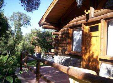 Casa de 6 ambientes, La Cumbre · Dos Cabañas de Troncos y Piedra
