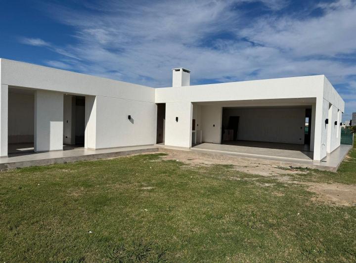 Casa · 160m² · 4 Ambientes