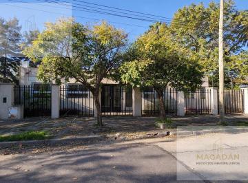 Casa · 412m² · Venta - Terreno de 800 - El Palomar - Acepta Permuta