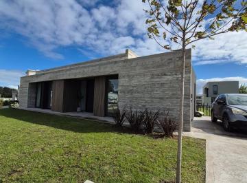 Casa · 180m² · 4 Ambientes · Casa en Rumencó Joven