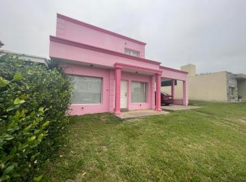 Casa · 150m² · 4 Ambientes · 2 Cocheras · Casa en Venta en Barrio Privado Las Cañitas - Malagueño, con Patio Amplio y Calidad Constructiva