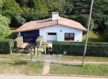 Casa de 4 ambientes, Villa General Belgrano · Casa Bº Centro - Villa General Belgrano - Av Los Manantiales Esq. Puerto Rico