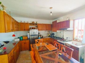 Casa · 76m² · 3 Ambientes · 1 Cochera · Casa en Venta Dos Dorm. con Cochera en Complejo.