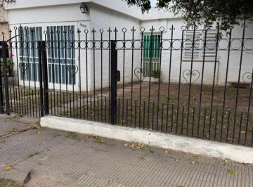 Casa · 115m² · 4 Ambientes · 1 Cochera · Venta - Casa 3 Dor - Barrio Ituzaingo