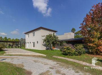 Casa de 6 ambientes, Pilar · Venta Casa 6 Ambientes | 300 m² | Lote Único | Pileta + Quincho + Pérgola