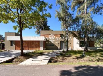 MSB-MS3-6867_2 · Casa 4 Ambientes. | Andres Chazarreta 1130