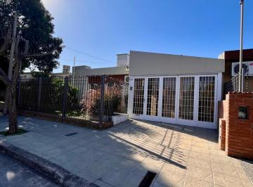 Casa · 148m² · 4 Ambientes · 1 Cochera · Casa en Venta de 3 Dorm. con Escritura, Bº Residencial America