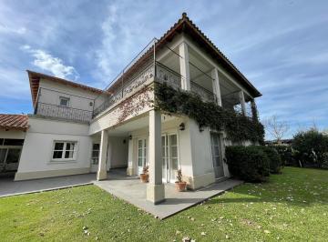 Casa · 775m² · 20 Ambientes · 2 Cocheras · Casa en Kentucky Country Club