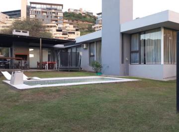 Casa de 5 ambientes, La Calera · Vendo Casa en La Cuesta. en Una Planta. Cerca del Ingreso 2 y Sum! Pileta.