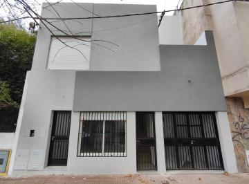 PH de 3 ambientes, La Plata · Venta Casa 2 Dorm Cochera y Parque - 14 E/ 63 y 64 - La Plata
