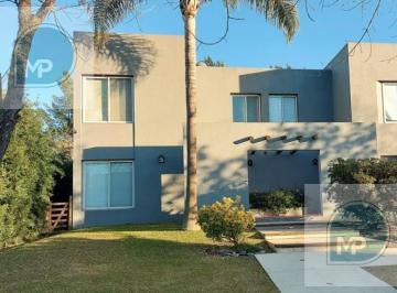 Casa · 210m² · 5 Ambientes · 2 Cocheras · Oportunidad Casa Venta Barrio Santa Catalina Villanueva