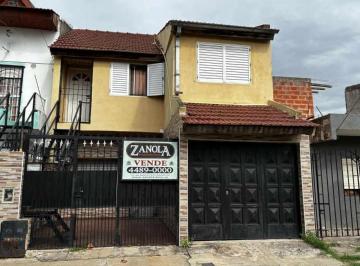 Casa de 6 ambientes, La Matanza · Casa Para Dos Familias en Venta