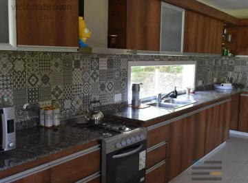 Casa · 220m² · 4 Ambientes · Hermosa Casa en Venta - Barrio Privado Valdevez