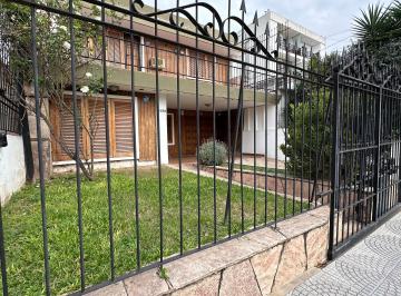 Casa en Venta de 5 ambientes Caseros · Recibo Vehículo! 4 Dorm + Dependencia. gran Patio