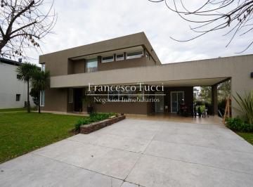 Casa · 247m² · 5 Ambientes · 6 Cocheras · Casa en Venta 6 Ambientes Terravista