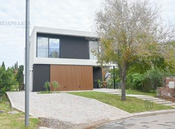 Casa · 278m² · 6 Ambientes · Casa en Venta a Estrenar con 4 Dorm. en Ayres Plaza